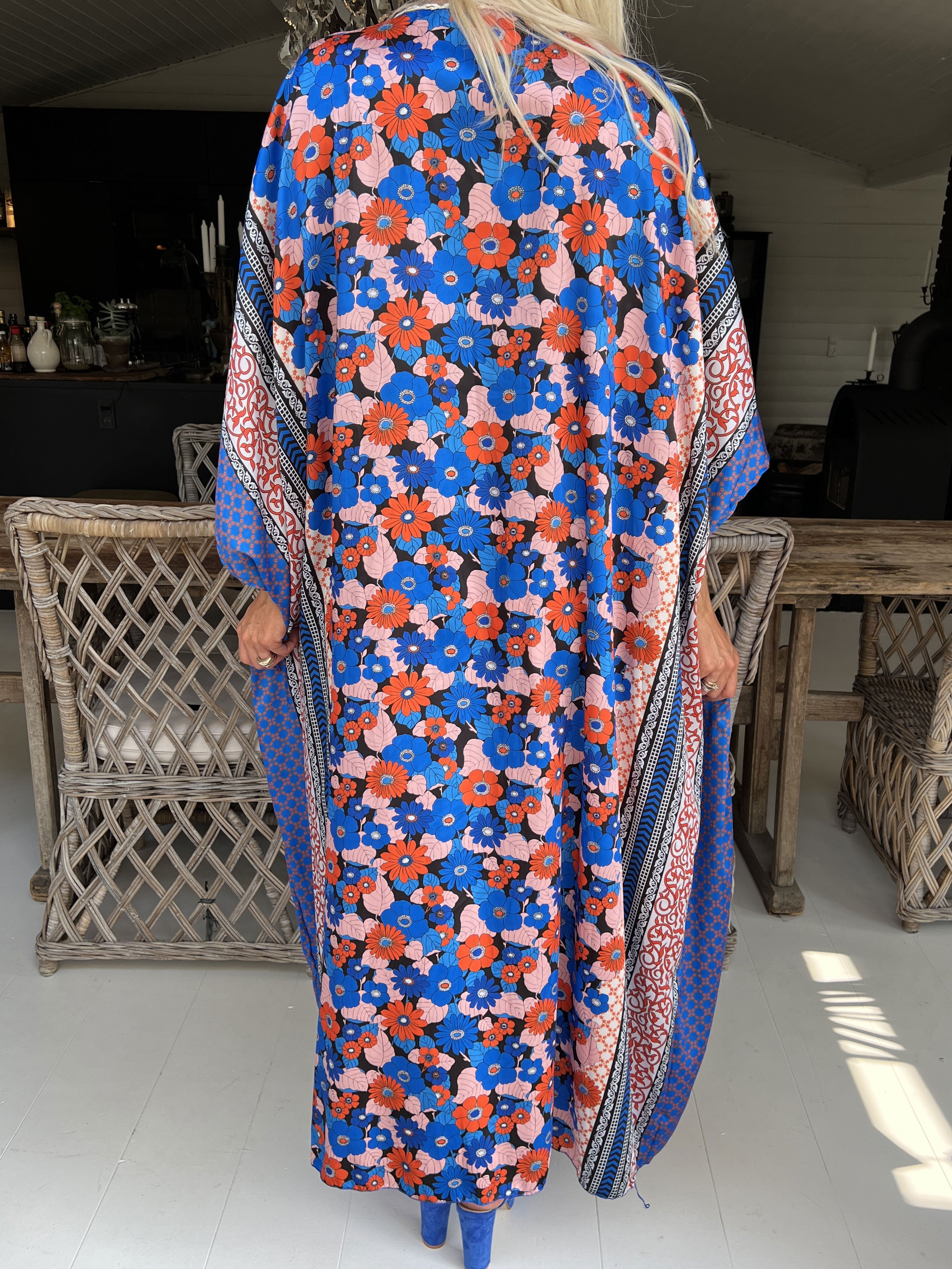 Nynne - Lång lös klänning med flätade snören